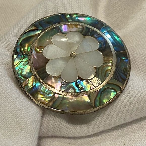 Shell 🐚 inlay silver brooch - Picture 5 of 5